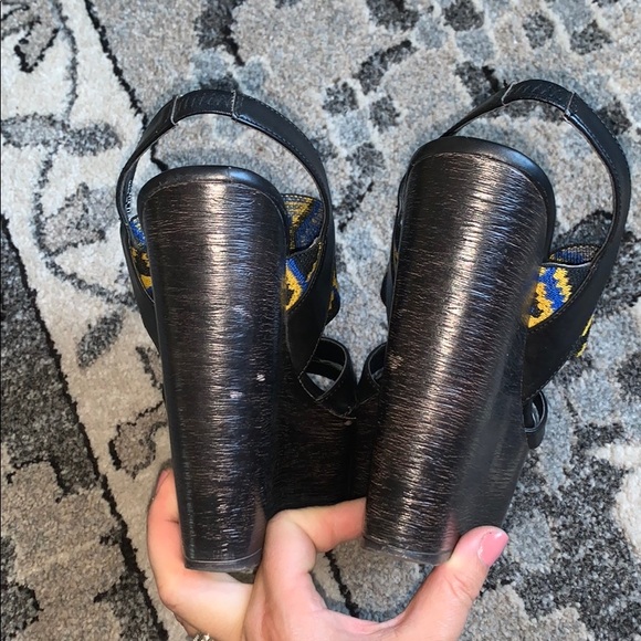 Platform wedges Tribal and black Chinese laundry - Picture 4 of 11